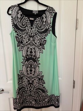 JM Collection Black Dress with White Paisley Accent